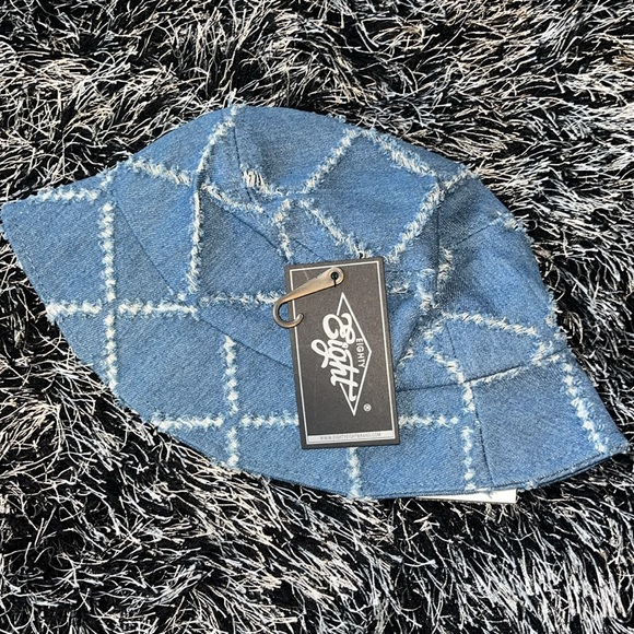 Bucket hat - Picture 3 of 3